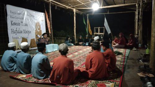 Peserta didik pondok tahfidzul quran insancendikia mengikuti tasmi menjelang ramadhan di pondok